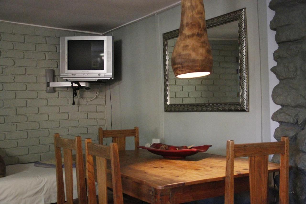 Karoo Soul Hostel Oudtshoorn Ngoại thất bức ảnh
