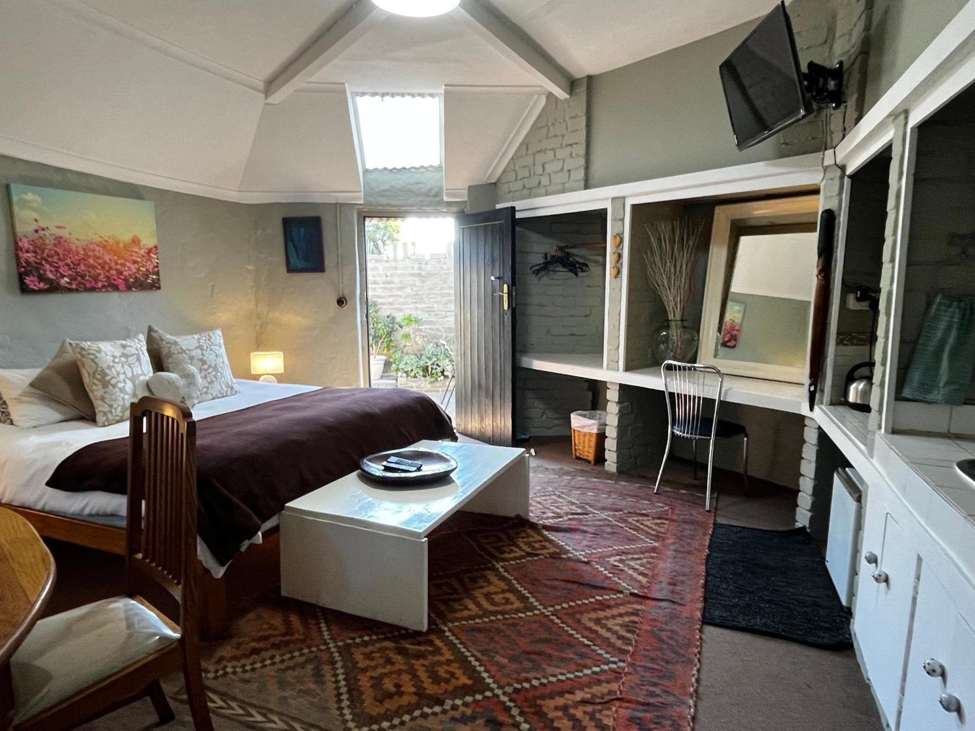 Karoo Soul Hostel Oudtshoorn Ngoại thất bức ảnh